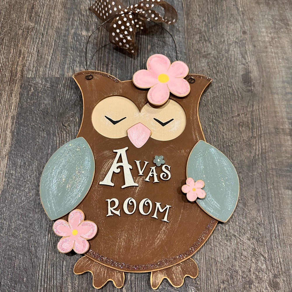 “Ava’s” room hanging sign